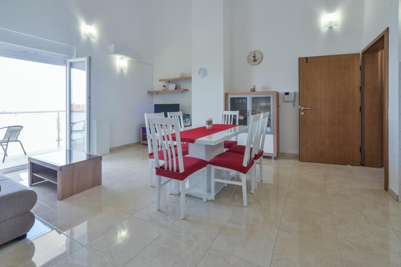 Apartments Sandrina Vrsi Exterior foto