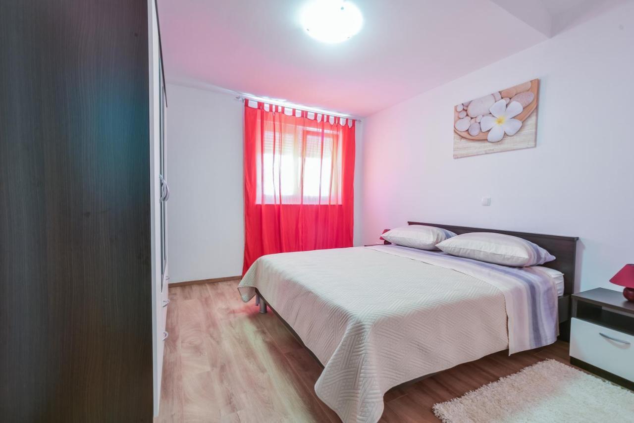 Apartments Sandrina Vrsi Exterior foto
