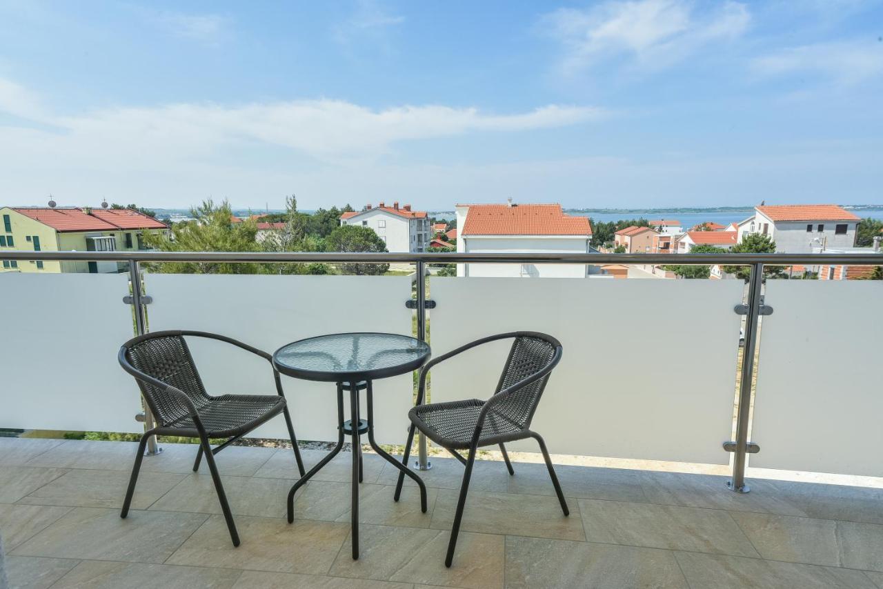 Apartments Sandrina Vrsi Exterior foto